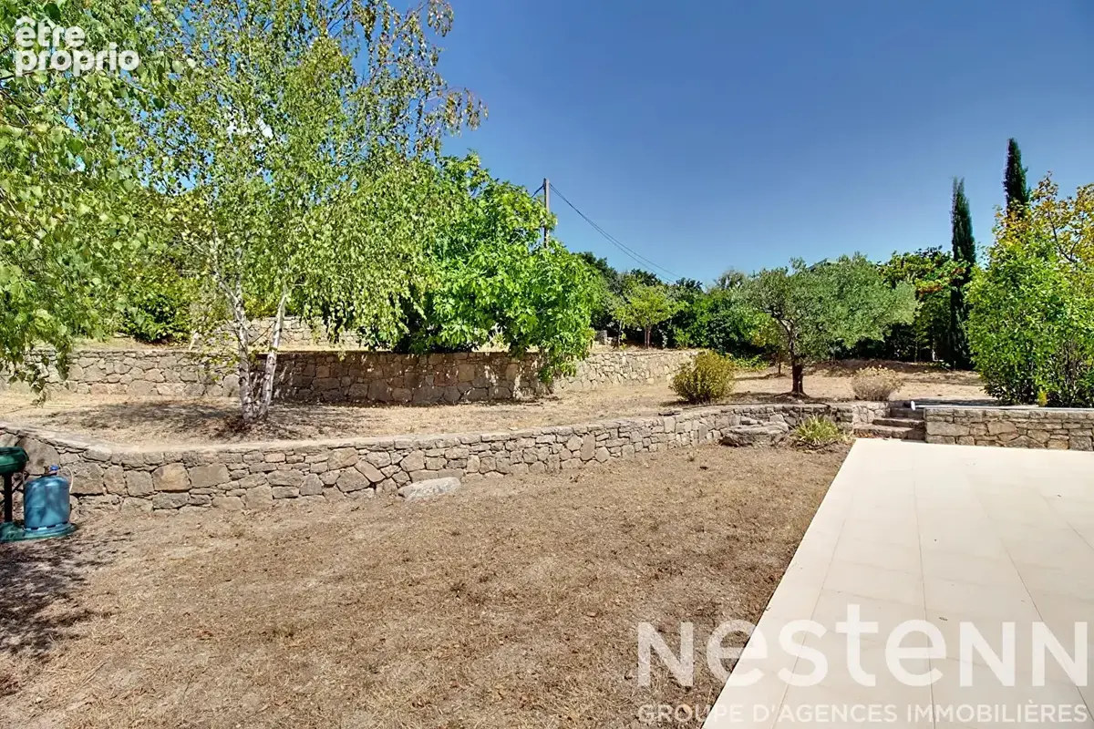 A VENDRE DRAGUIGNAN sur les hauteurs - Maison T5 4 chambres, piscine, terrain plat - photo 20