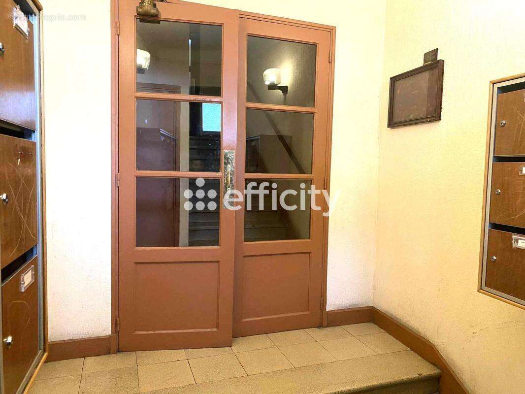 Appartement à MARSEILLE-4E