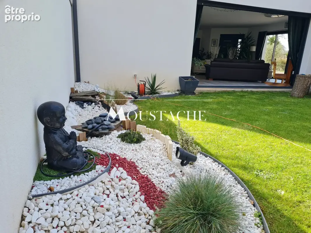 Superbe villa / maison contemporaine - avec piscine à 300m du centre-ville - - photo 20