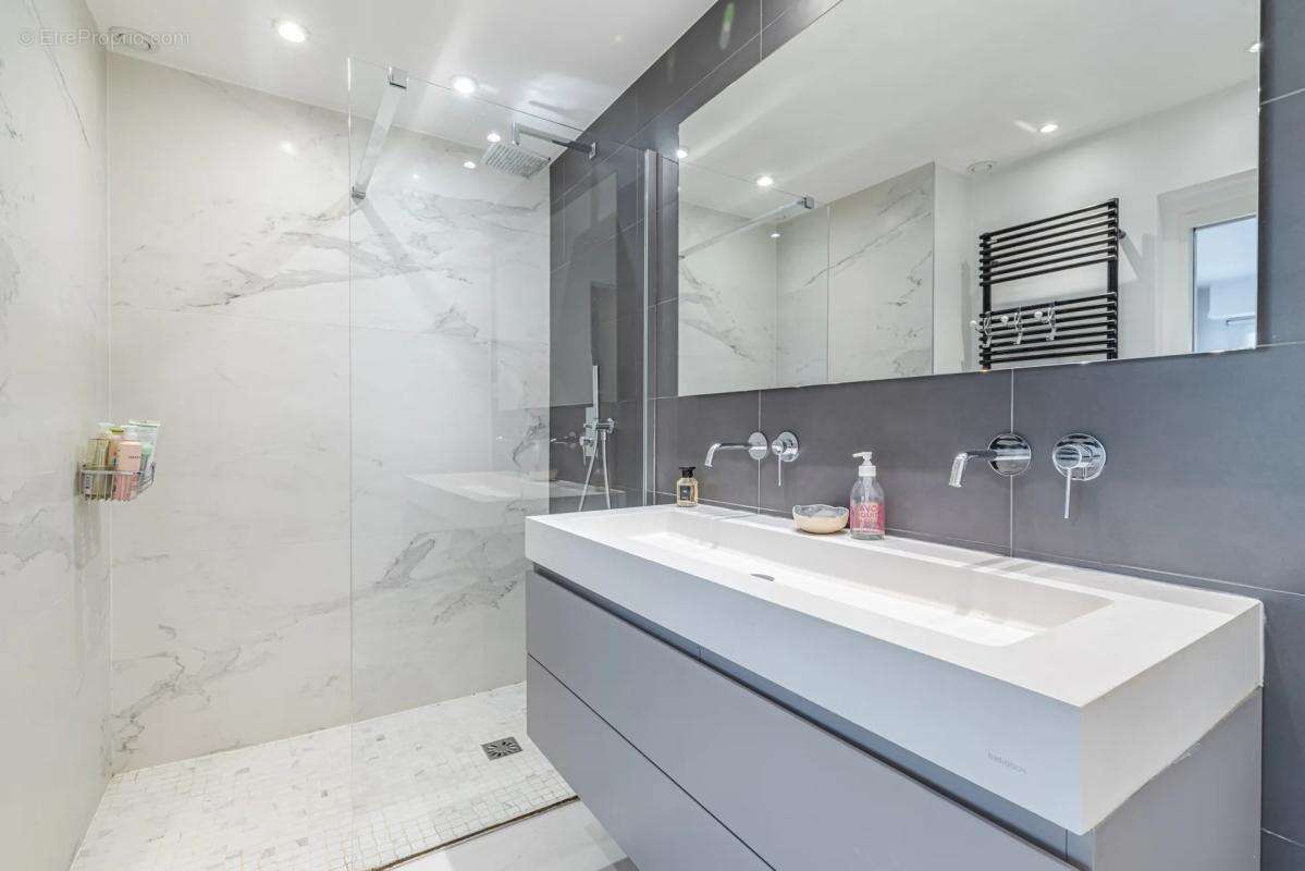 Appartement à SURESNES