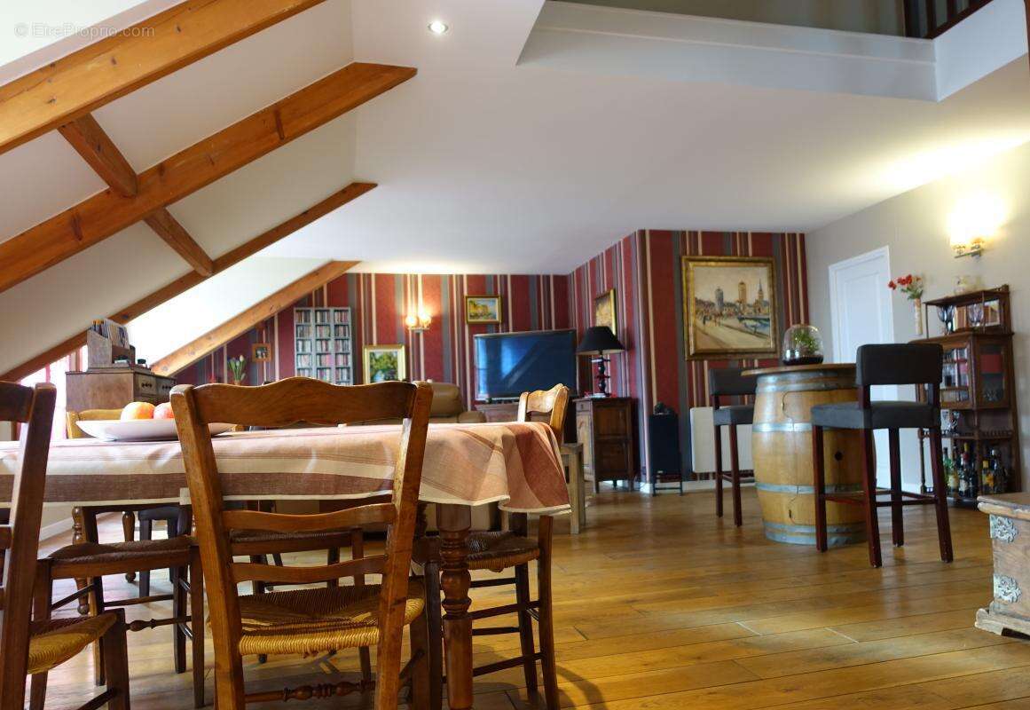 Appartement à CARRIERES-SUR-SEINE