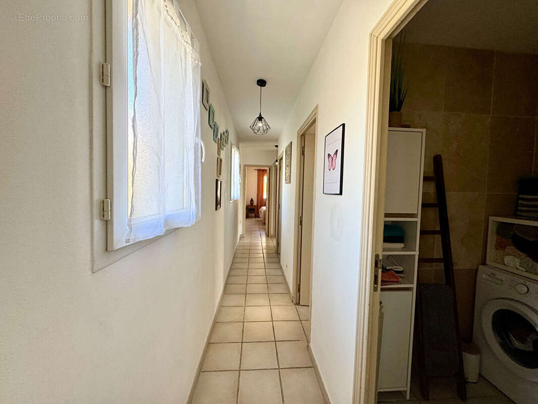 Appartement à SEILLONS-SOURCE-D'ARGENS