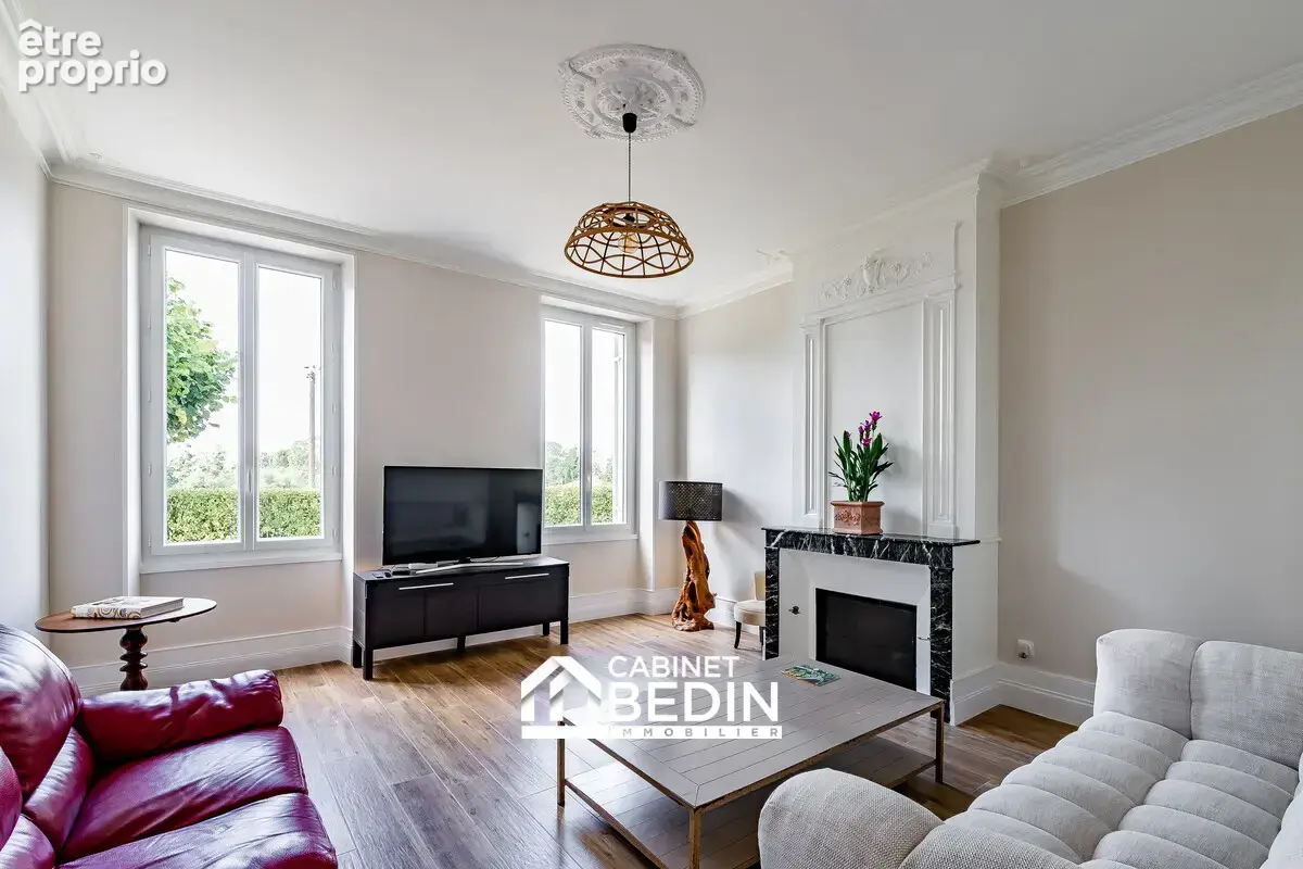 Maison 9 pièces 303 m² à vendre à Bourg (33710) - photo 4