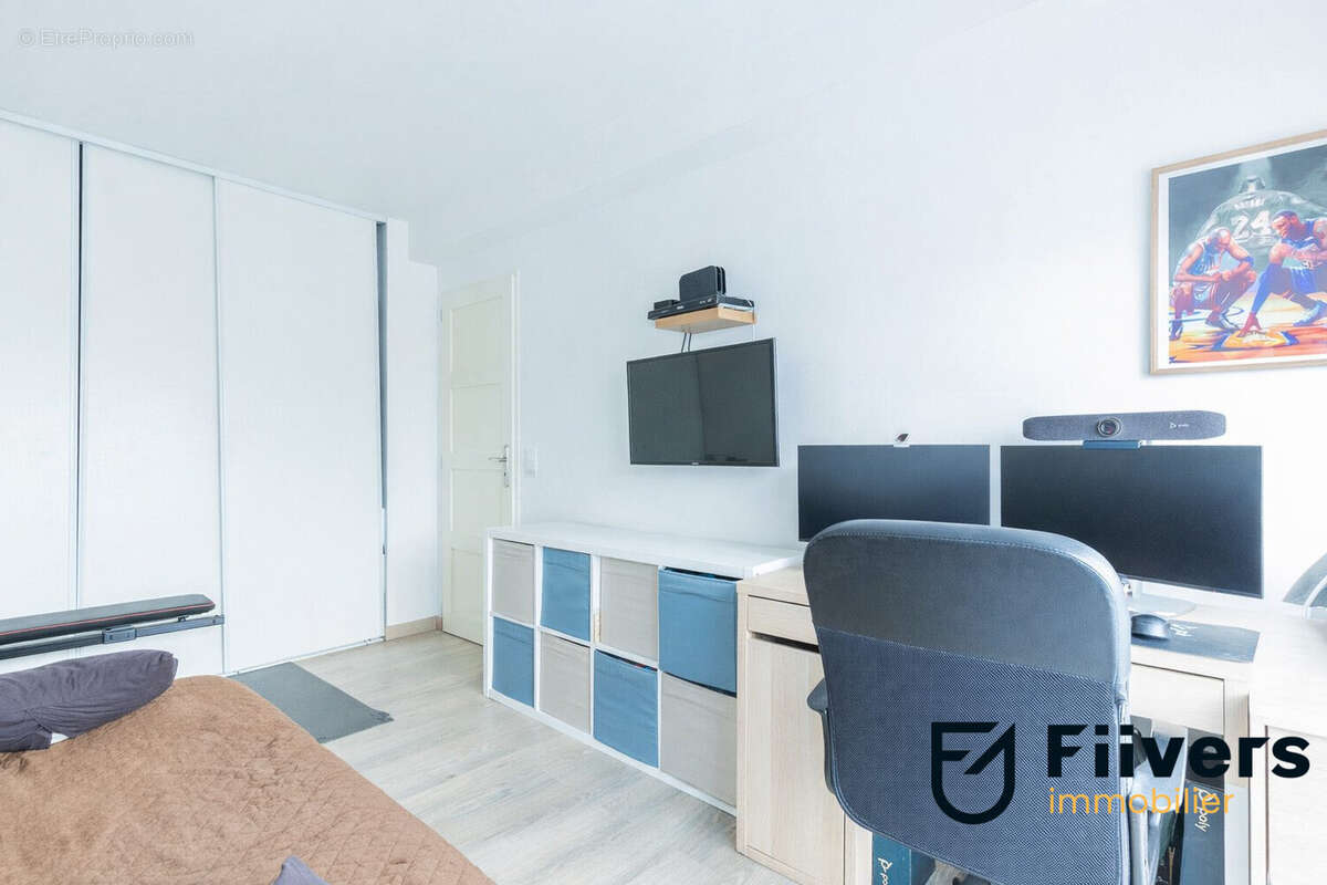 Maison à SAINTE-GENEVIEVE-DES-BOIS