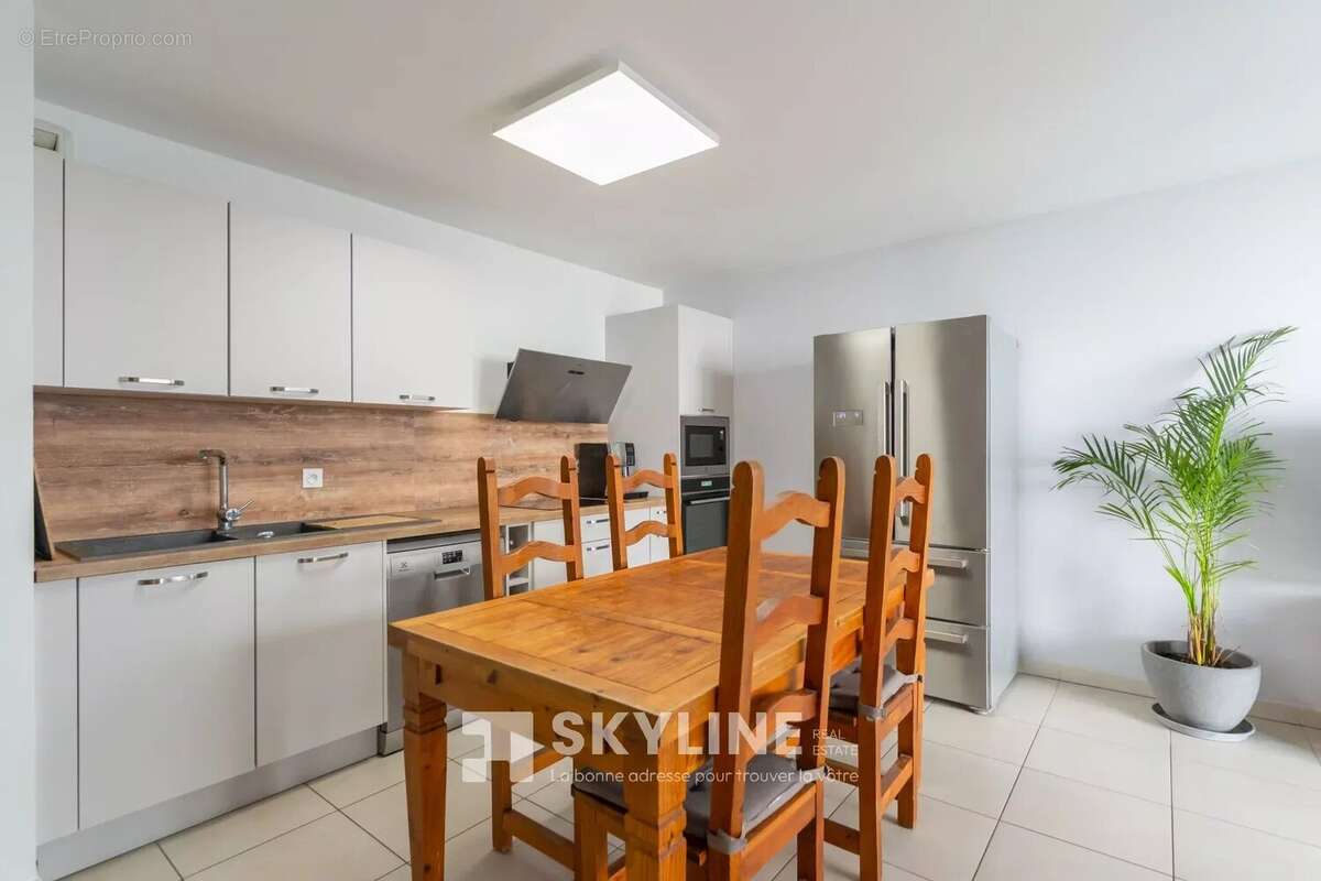 Appartement à MARSEILLE-5E