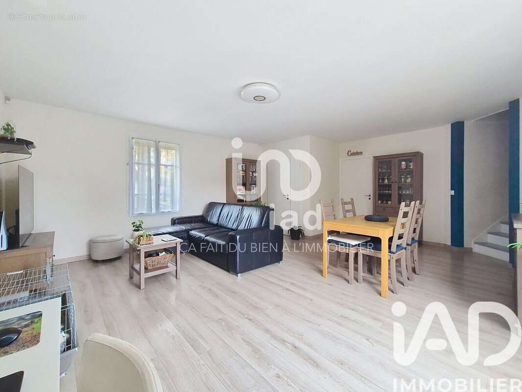 Photo 3 - Maison à LE COUDRAY-MONTCEAUX