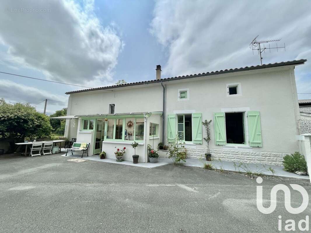 Photo 3 - Maison à LACHAISE