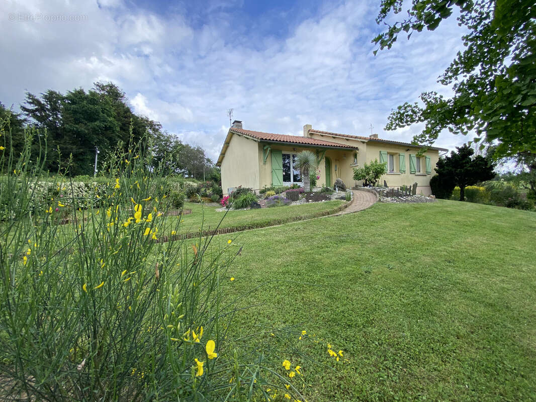 Maison à TILLIERES