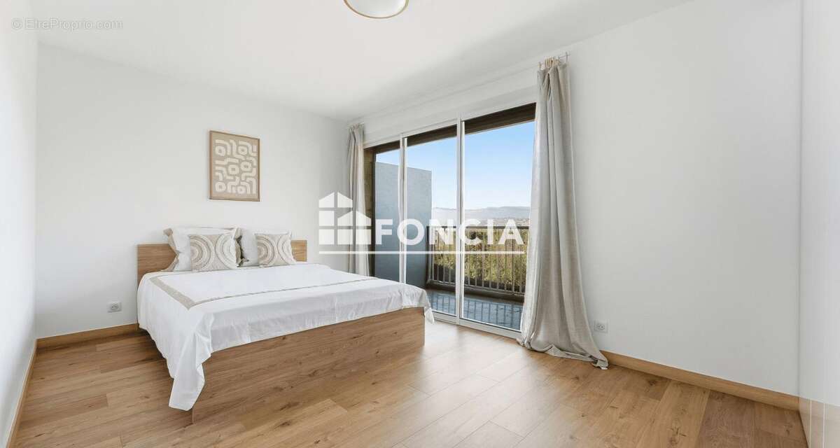 COUP DE COEUR! CANNES CALIFORNIE — Appartement 4P 107m² + 200m² de jardin   Exception sur le marché  - photo 9