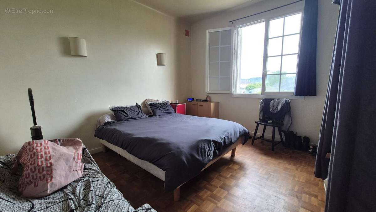 BÉNÉJACQ, A VENDRE, Immeuble de 170 m² avec deux logements et deux garages sur une parcelle de 986 m² - photo 3