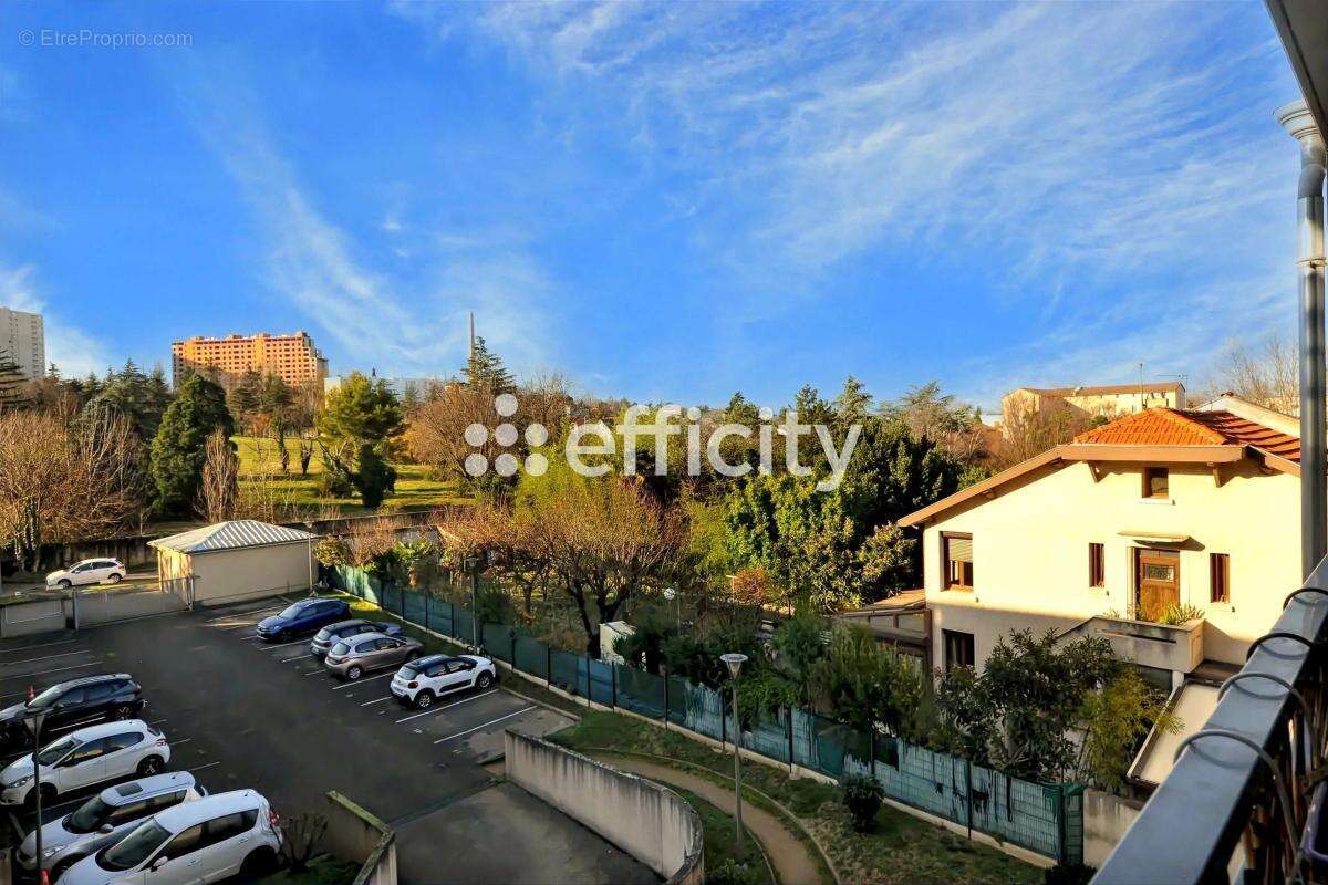 Appartement à VENISSIEUX