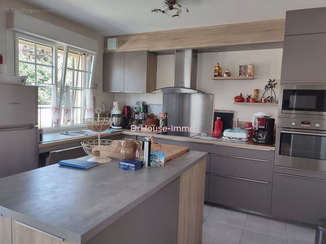 Maison 212 m² à Douvres-La-Delivrande  - photo 5