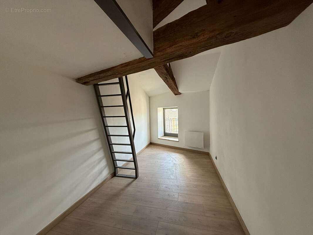 Superbe T4 rénové, 85 m², 3 chambres, Parking...Coup de coeur - photo 5