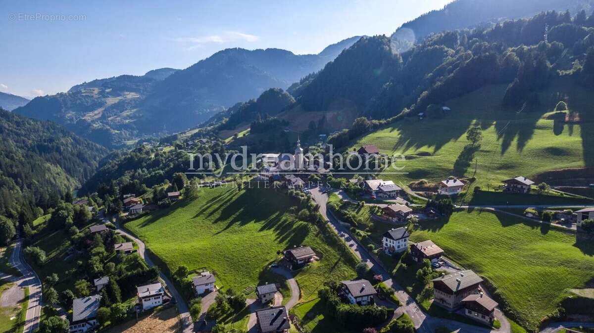 Terrain à SAINT-NICOLAS-LA-CHAPELLE