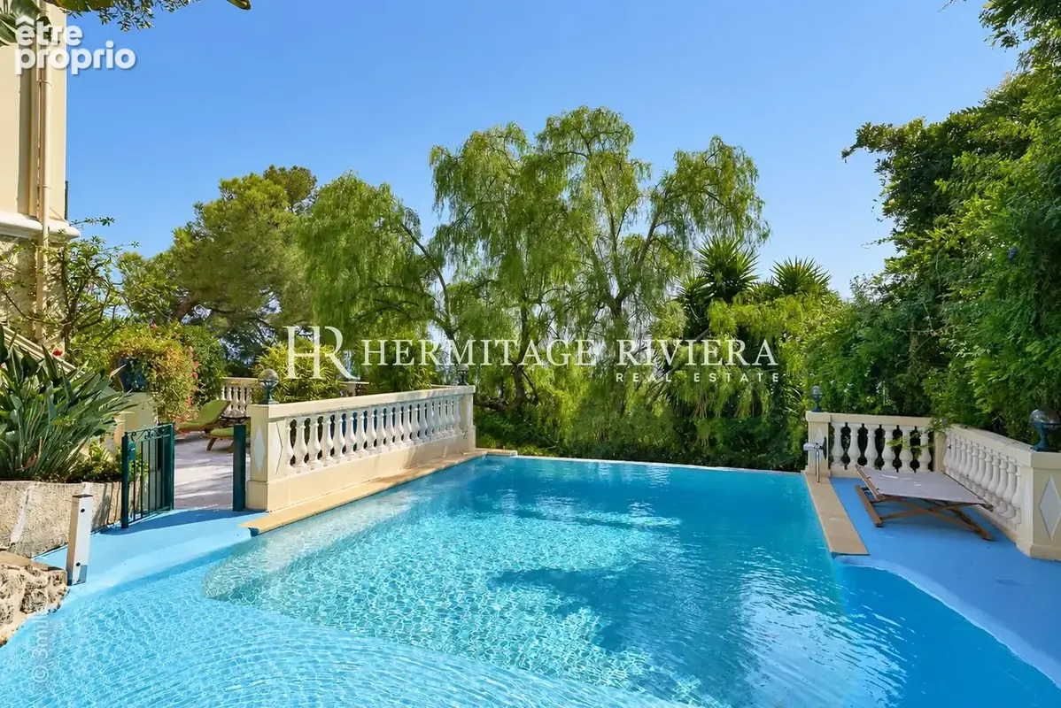 piscine de la villa belle époque à vendre à cap-d'ail