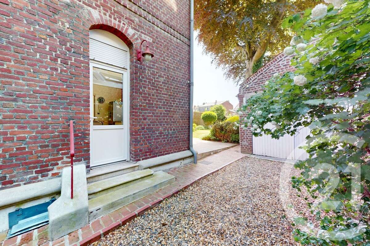 Maison à SAINT-QUENTIN