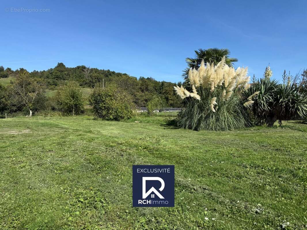 Terrain à OYTIER-SAINT-OBLAS