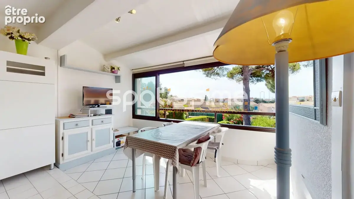 CAP D'AGDE, Mont Saint Martin - T2 avec parking dans résidence avec piscine - photo 2