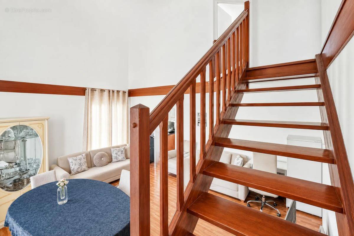 Appartement à VILLENEUVE-LA-GARENNE