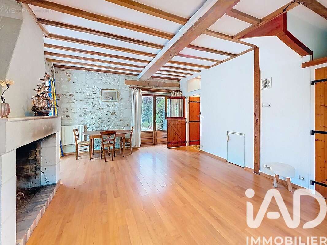 Maison 300 m² à Marce-Sur-Esves  - photo 9