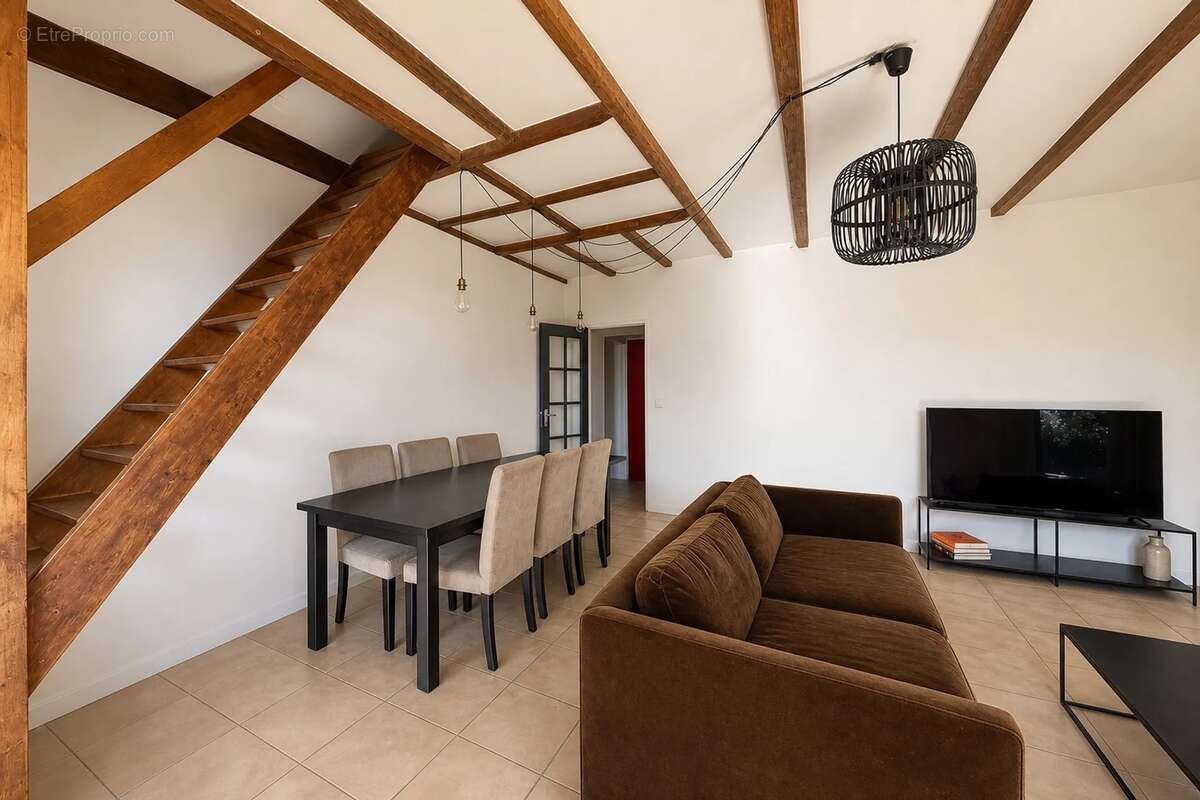 Maison familiale en pierres de caractère – 205 m² – 4 chambres – Jardin de 1 000 m² – Bréhan - photo 10