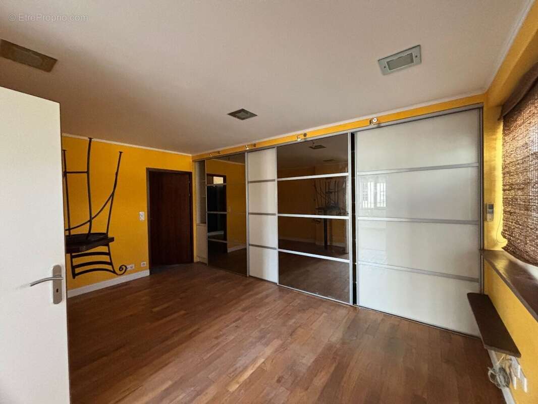 Commerce à ANGRESSE