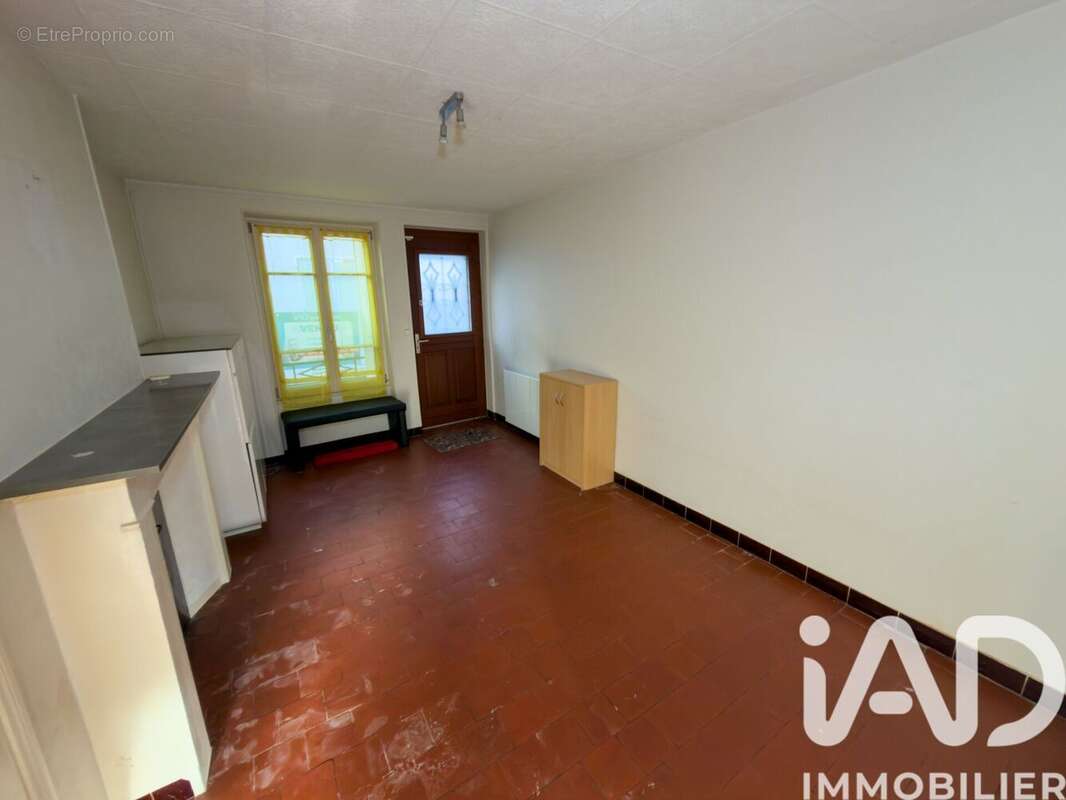 Maison 169 m² à Villeseneux  - photo 4