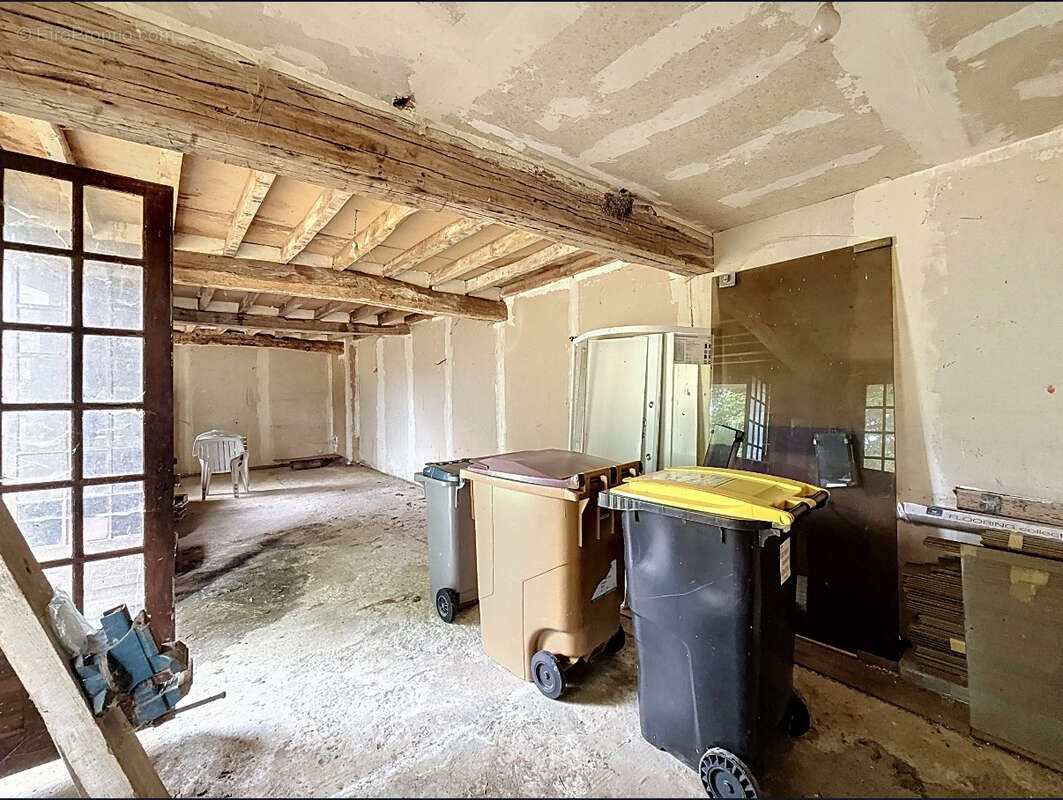 Longère à réhabiliter (924 m² de terrain) - photo 5