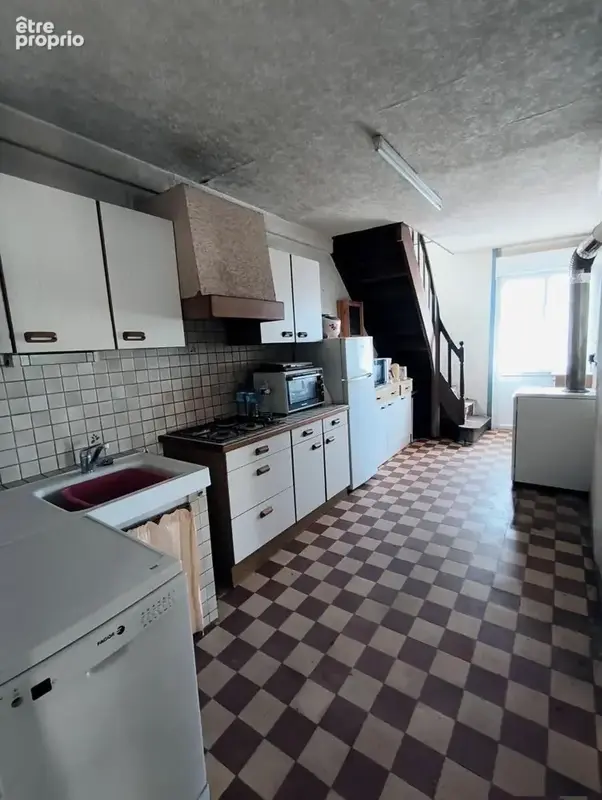 Maison 97 m² à Saint-Fraimbault  - photo 3