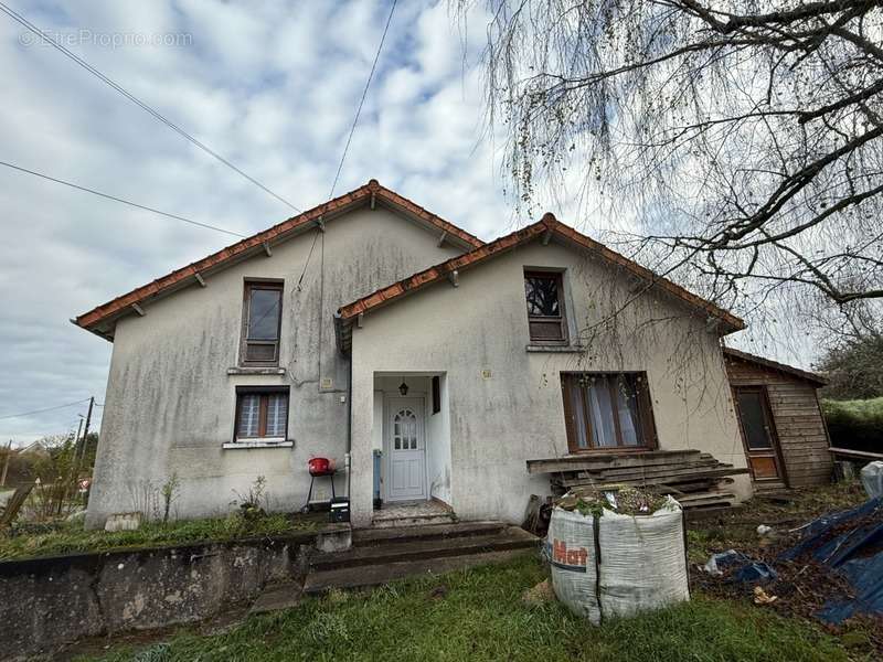 Maison à SAINT-LEGER-BRIDEREIX
