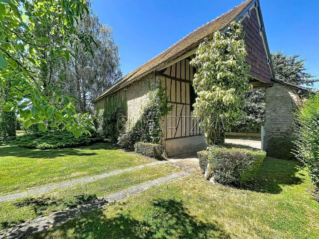 Charme et campagne pour cet ancien presbytère - photo 9