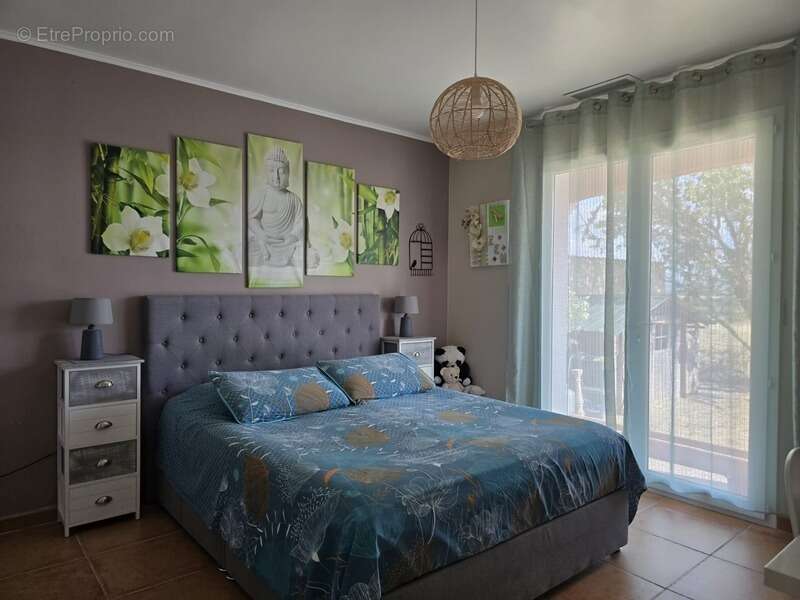 Villa familiale de plain-pied – 181 m² – 5 chambres – piscine – véranda – terrain de 916 m² - photo 10