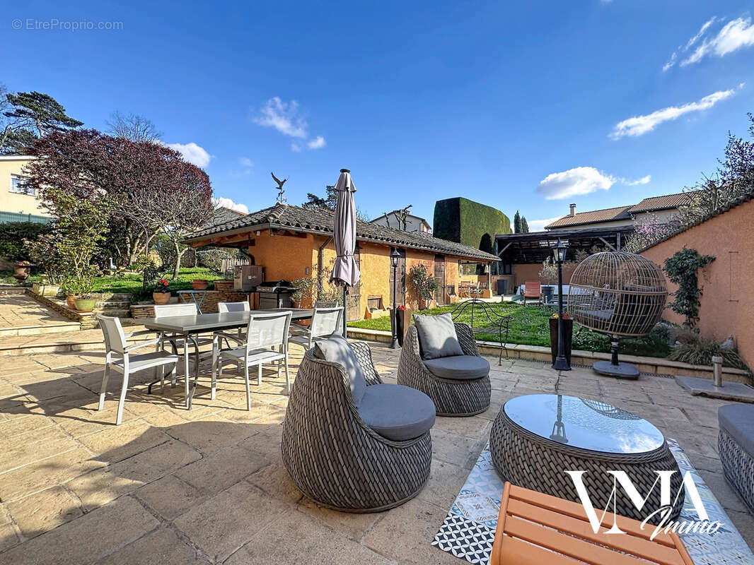 Maison à NEUVILLE-SUR-SAONE