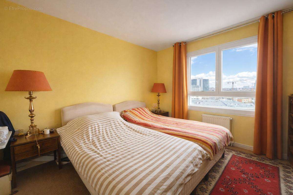 Appartement à PARIS-20E