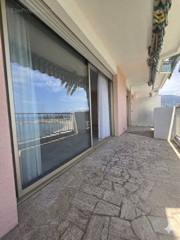Appartement à ROQUEBRUNE-CAP-MARTIN