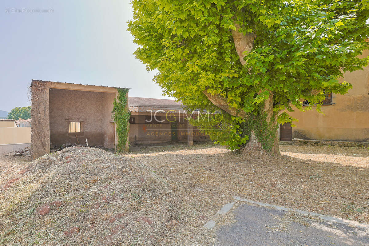 Bastide de 800m2 sur un terrain de 657m2 - photo 20