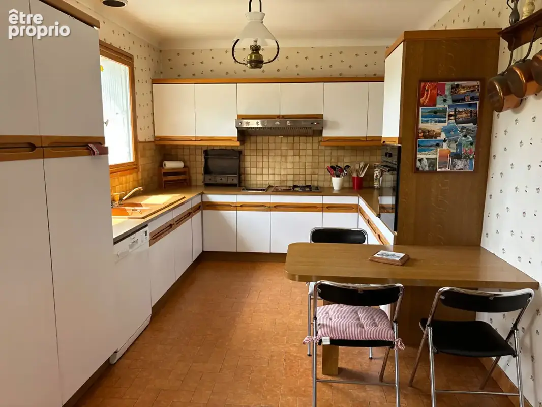 Maison spacieuse à vendre à Chambray-lès-Tours sur environ 3000 m2 - Un havre de paix à rafraîchir - photo 5