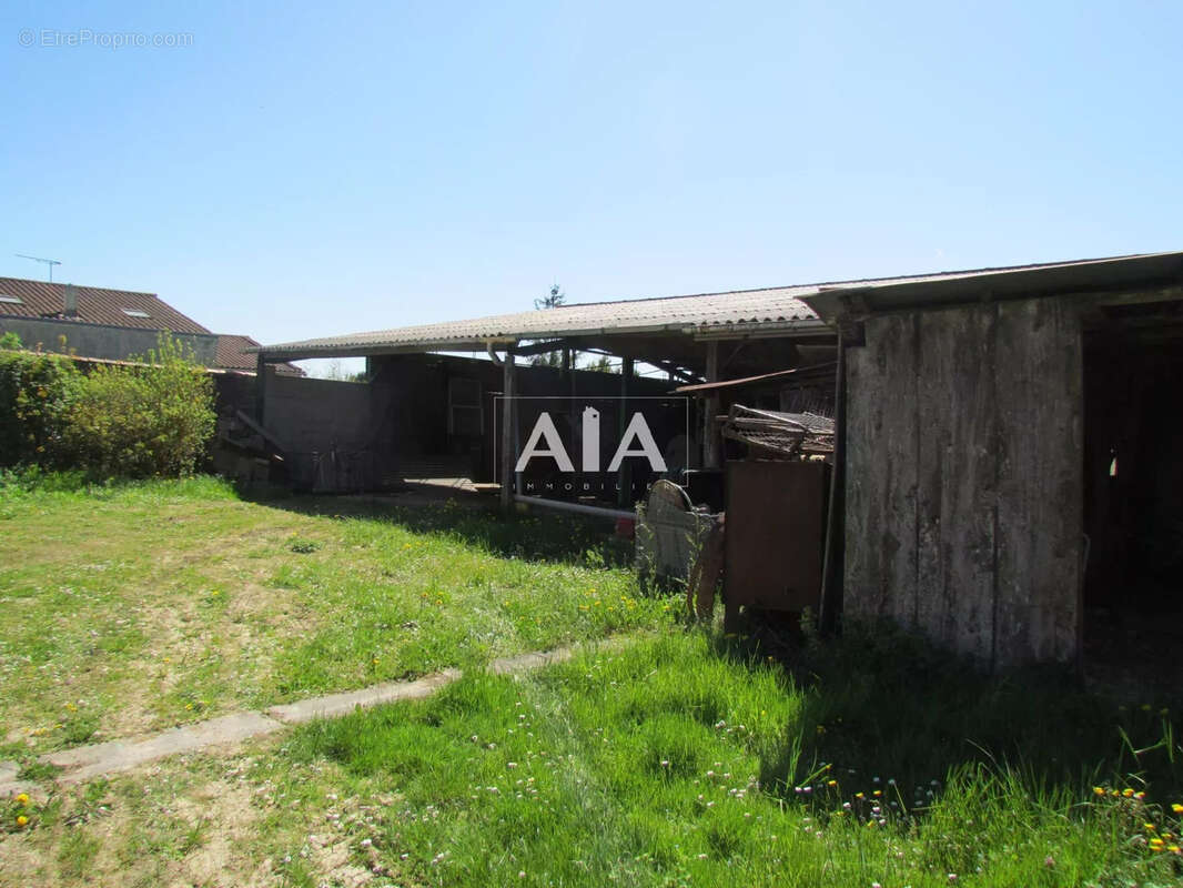 Maison de village avec bâtiment agricole proche de chef Boutonne - photo 28