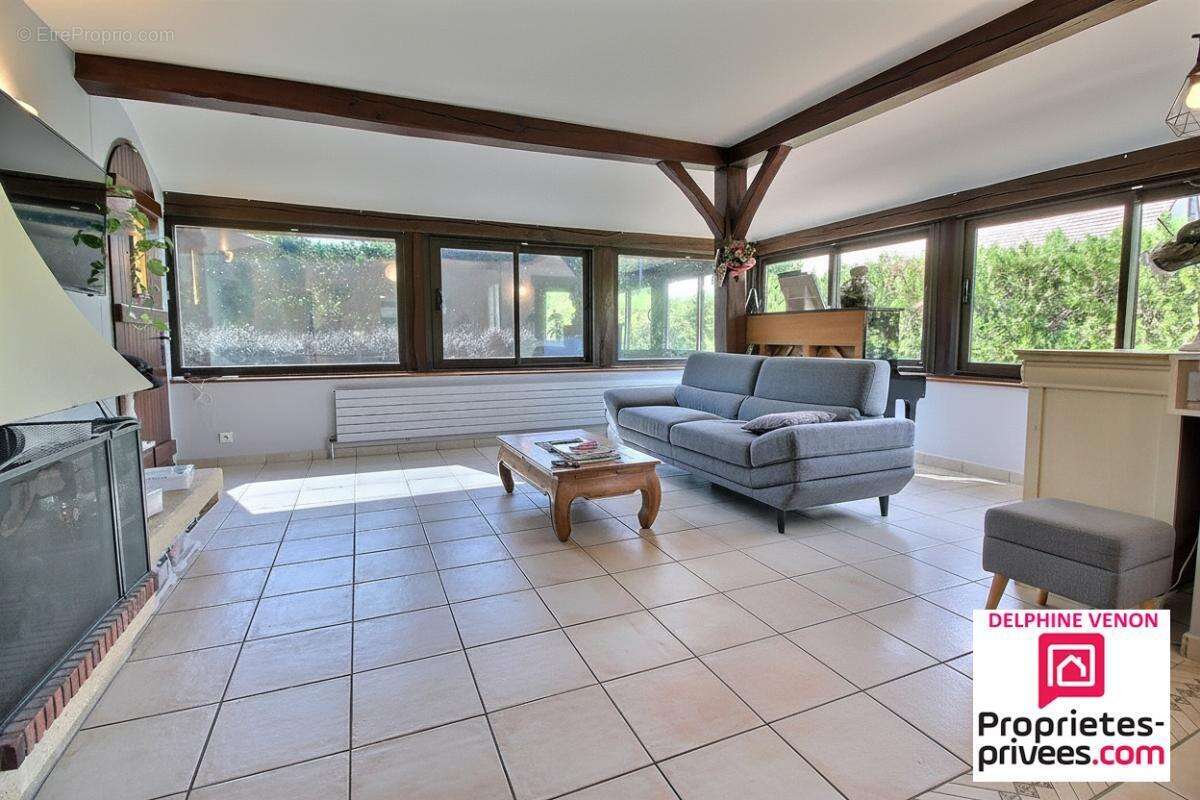 Exclusivité - Maison de 150 m² + sous-sol total et garage extérieur de 70 m² proche des commodités à Châteauneuf sur Loire - photo 2
