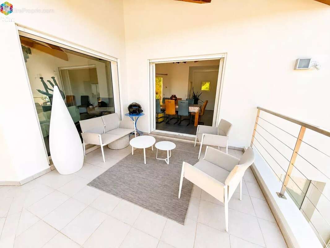 Maison à LA MOTTE