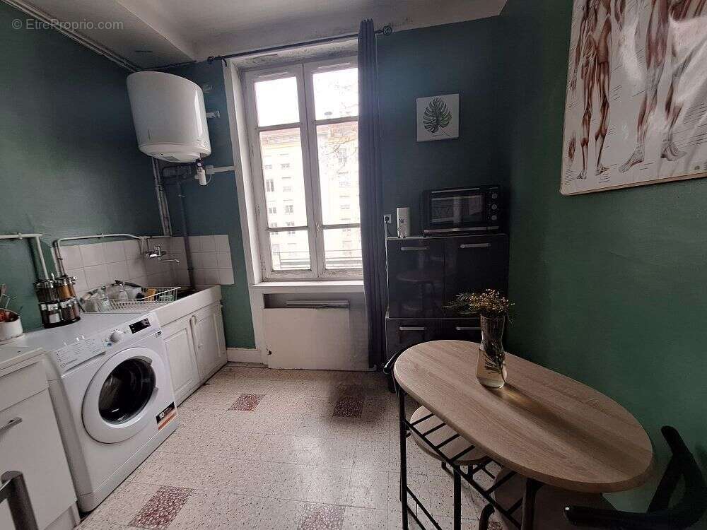 Appartement à LYON-8E