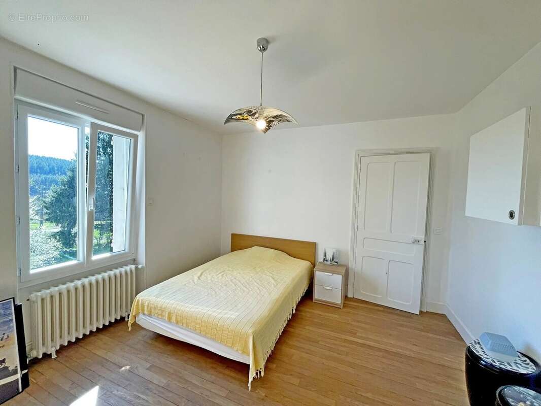 Maison à MONTSAUCHE-LES-SETTONS