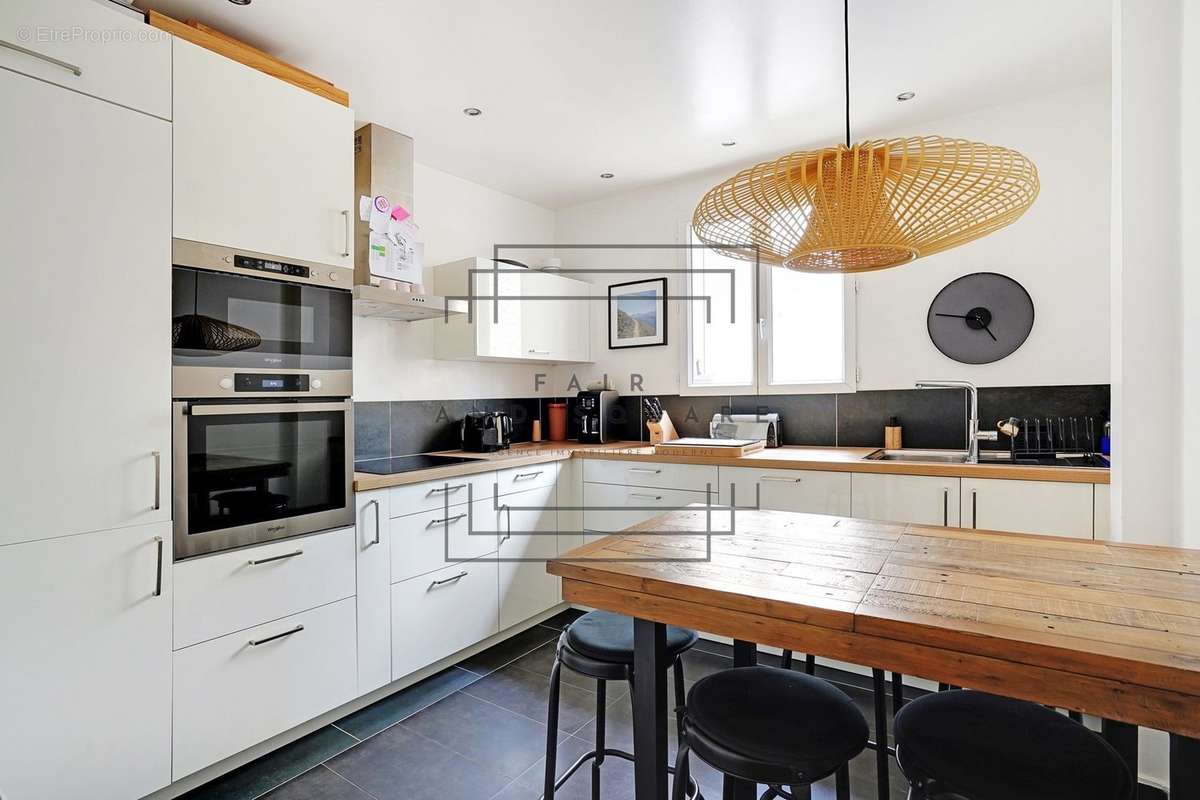 Appartement à NEUILLY-SUR-SEINE