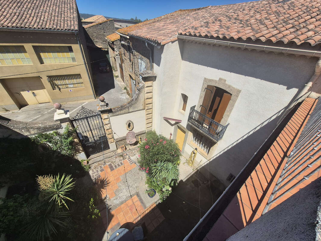 Maison de maître 290 m2 avec 7 chambres, remise et cour   Azille - photo 6