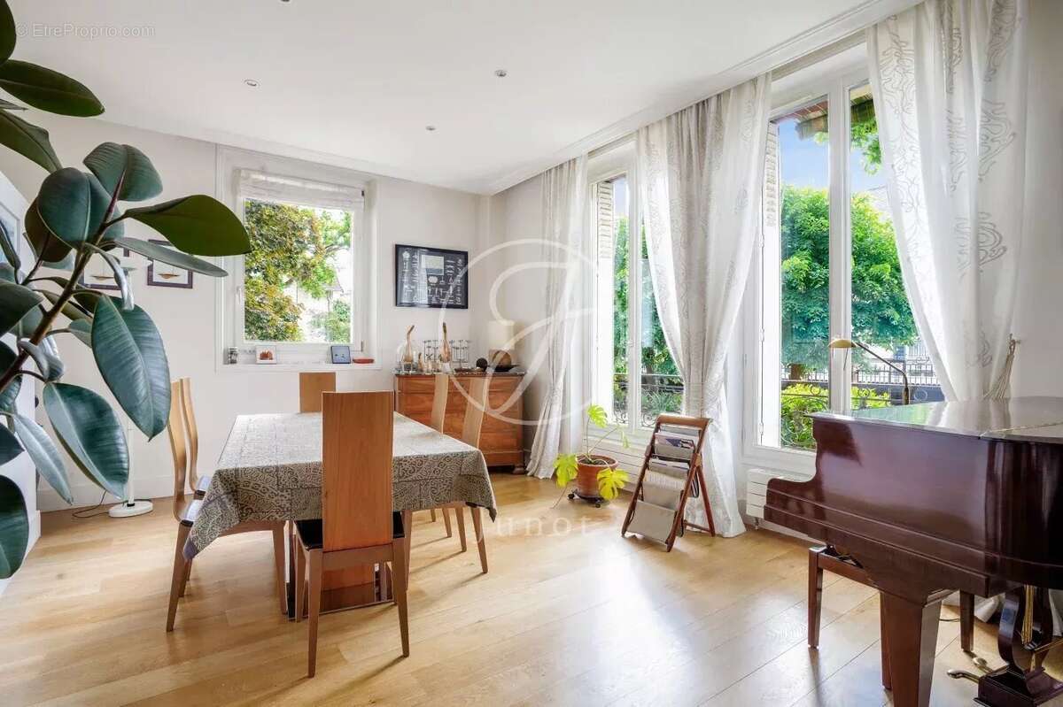 Maison à MAISONS-LAFFITTE