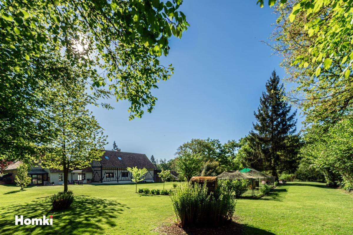 Maison à MARCILLY-EN-VILLETTE