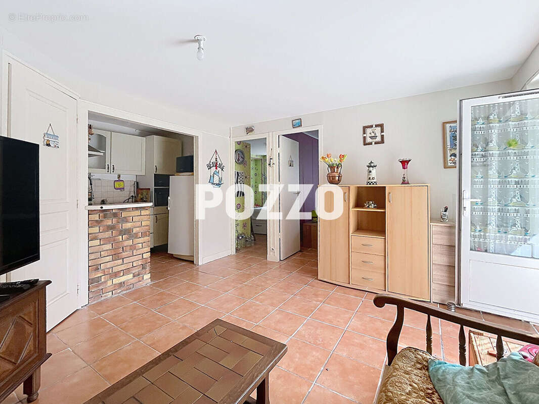 Appartement à DONVILLE-LES-BAINS