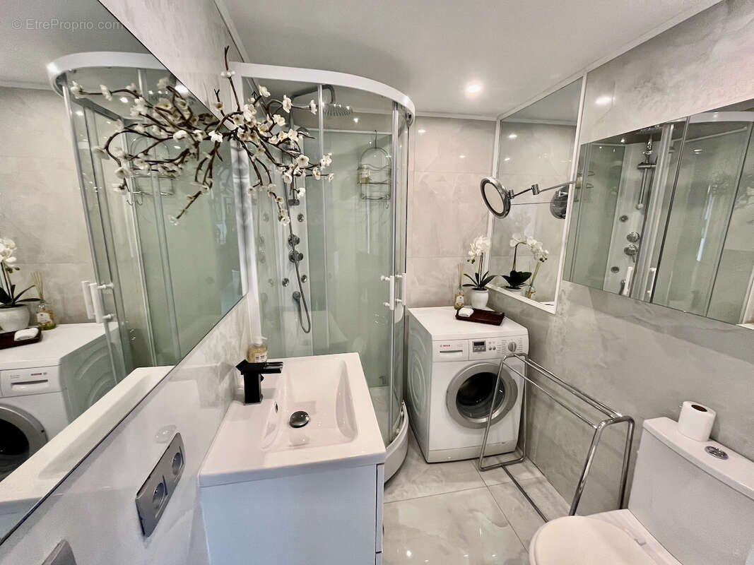 Résidence Bourgeoise, appartement d'exception 2 pièces 70M2, dernier étage, vue mer, terrasse 25M2, balcons, p - photo 8