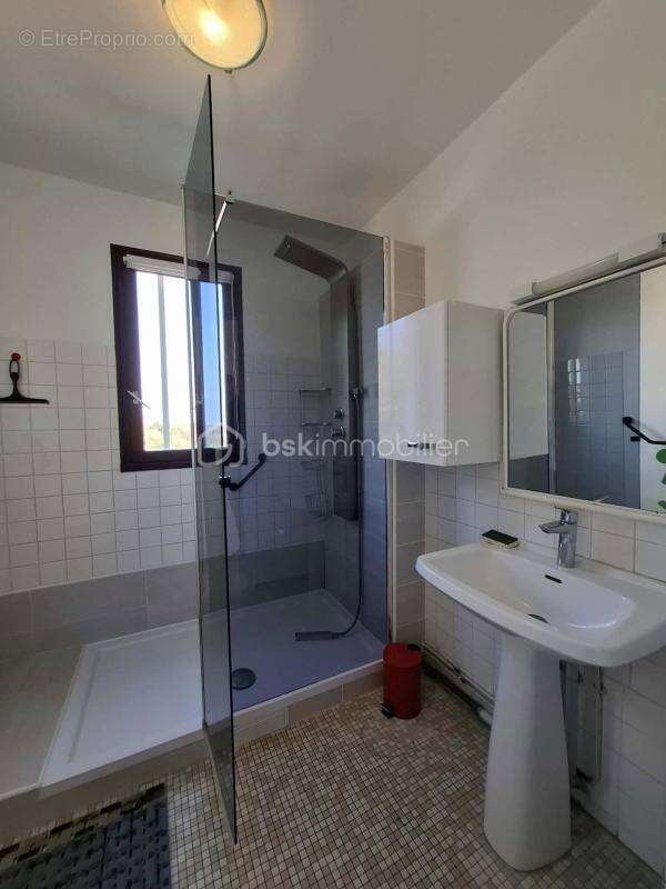 Appartement à MAGNY-LE-DESERT