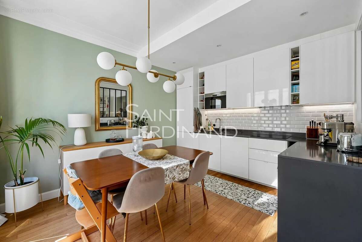Appartement à NEUILLY-SUR-SEINE